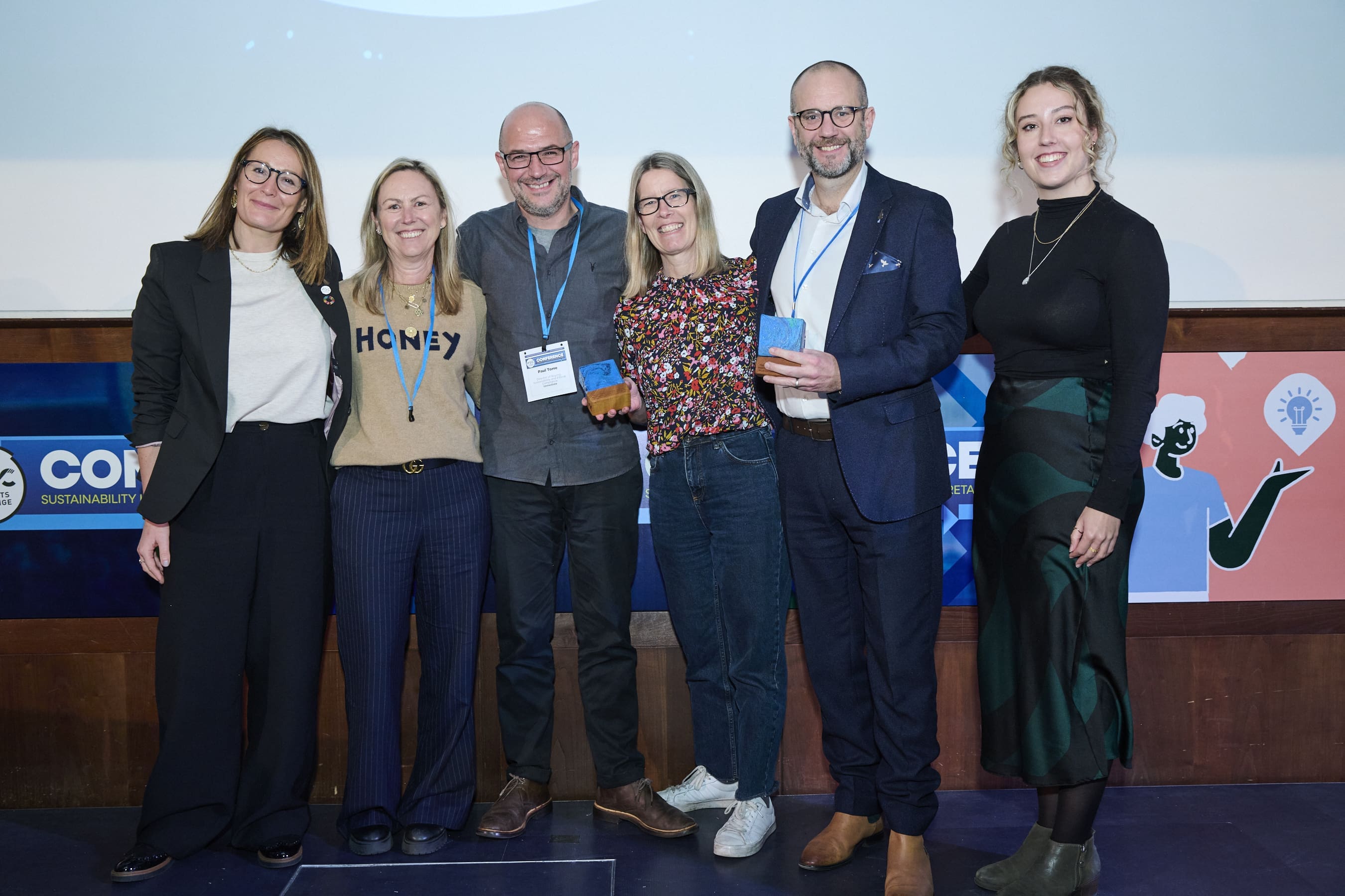 Members of the Children’s Magazine Forum from Seymour Distribution, Immediate Media, Redan Publishing, Story House Egmont, Kennedy Publishing, DC Thomson and Frontline, receiving their award.